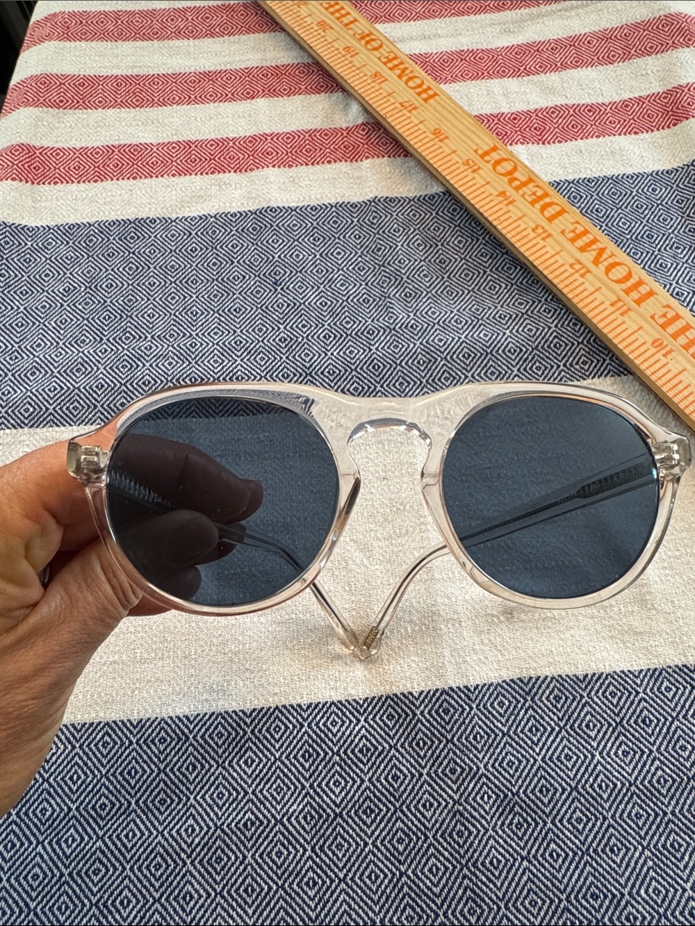 See sunglasses clear frame - Picture 3 of 7